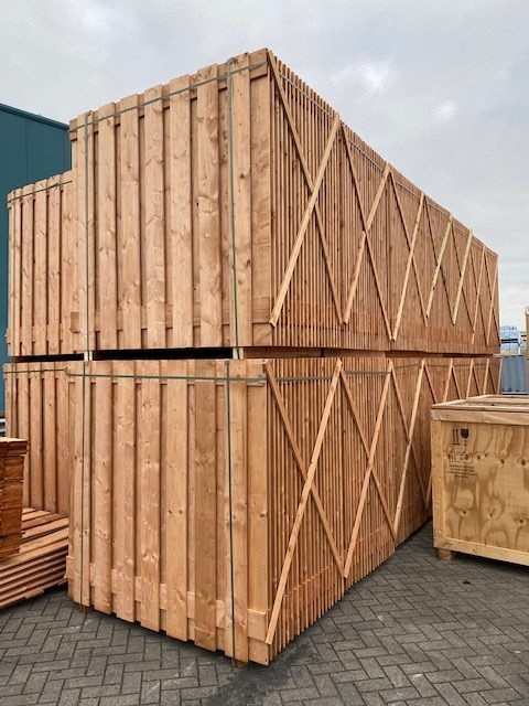 Vuren scherm douglas kleur Fijnbezaagd 17+2 Recht 180x180cm